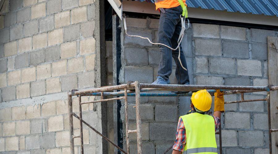 Professional gutter cleaning in Dunseith, ND